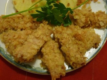 STUZZICHINI DI TACCHINO IMPANATO CON PATATINE (al forno)
