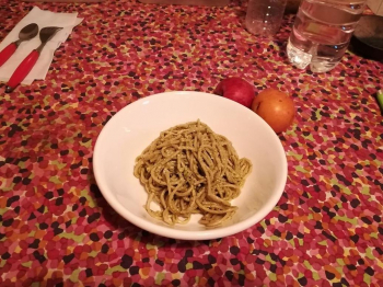 Spaghetti integrali con pesto di zucchine