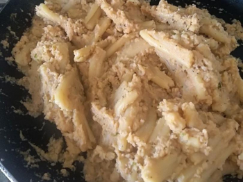 PASTA IN CREMA DI BROCCOLO BIANCO TONNO E CAPPERI