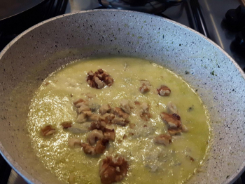 Sugo veloce al gorgonzola e noci