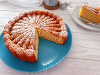TORTA AL LATTE CALDO