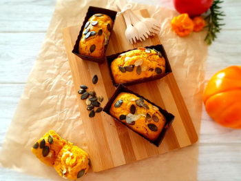 MINI PLUM-CAKE SALATI CON ZUCCA E TALEGGIO