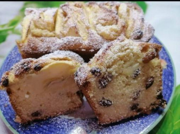 Plumcake mele, uvetta e cannella