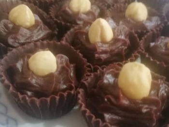 Cestini di cioccolata con crema alle nocciole vegan