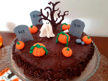 TORTA CIMITERO INFESTATO