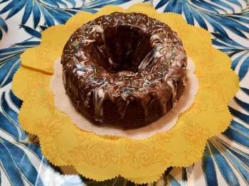 Ciambellone al cacao con gocce di cioccolato