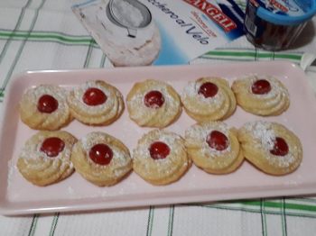 Biscotti di pasta frolla montata