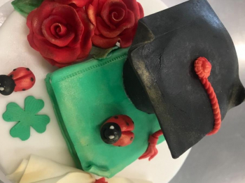 Torta laurea in pasta di zucchero