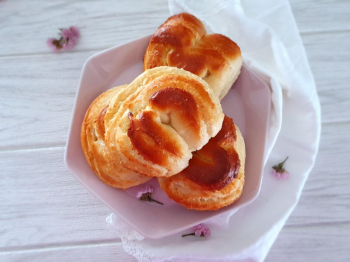 BRIOCHE CON CREMA AL COCCO