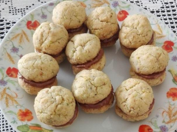 Baci di dama al pistacchio