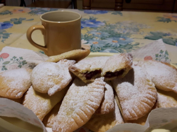 Tortelli dolci all'amarena