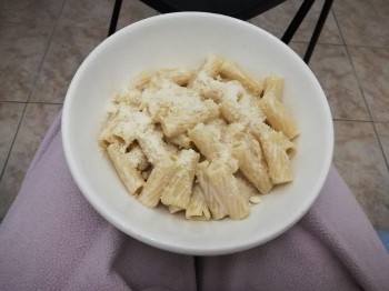 Rigatoni alla crema di ricotta e parmigiano