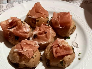 Panini noci provolone  e prosciutto