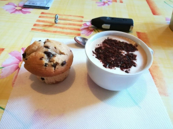 Muffin alla banana e gocce di cioccolato
