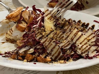 Tagliata di pollo con radicchio e grana