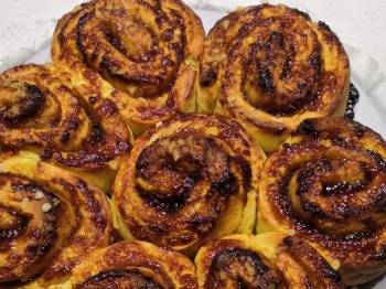 Torta di rose con marmellata