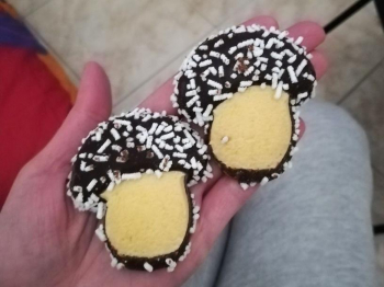 Funghetti di frolla al cocco e cioccolato