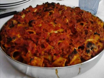 Pasta al forno con le melanzane e mozzarella