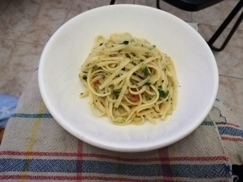 Linguine con erbe aromatiche e pecorino