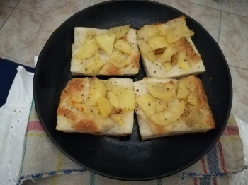 Focaccia con le patate e rosmarino