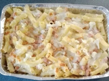 Pasta cavolfiore e salsiccia al forno
