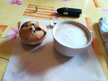 Muffin al latte e gocce di cioccolato