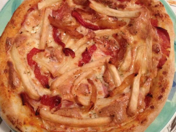 Pizza peperoni e patatine