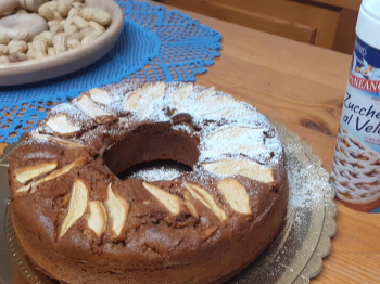 Torta castagne, mandorle e mele