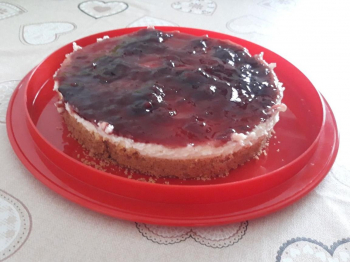 Cheesecake con confettura di ciliegie