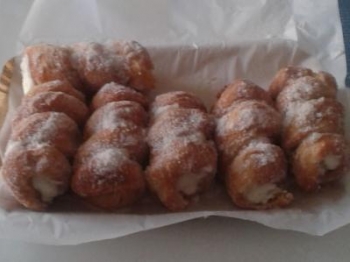 Cartoccio palermitano ripieno di crema di ricotta