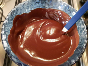 Ganache al fondente aromatizzato all'arancia