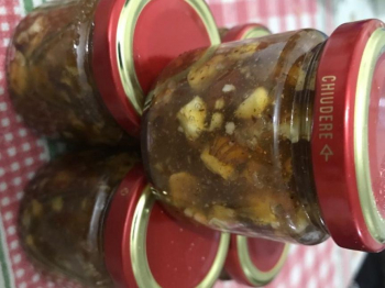 Confettura mele, cannella e nocciole
