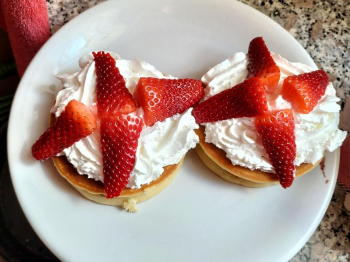 Pancake fragole e panna