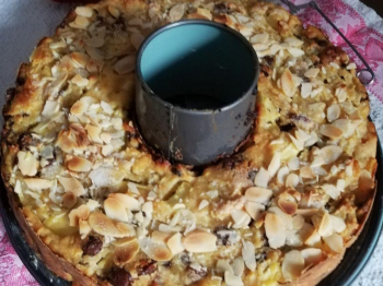 Torta ciambella mandorle e gocce di cioccolato