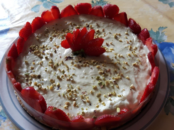 Cheesecake fragole e pistacchio