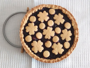 Crostata con marmellata ai frutti di bosco