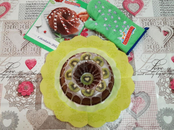 Ciambella al cioccolato e kiwi