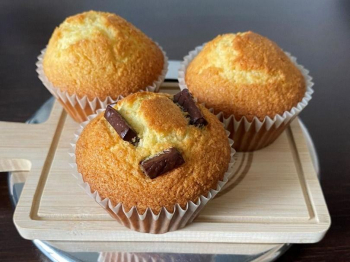 Muffin al cocco con gocce di cioccolato
