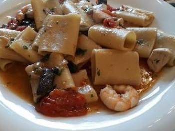Pacchetti con sugo di mare