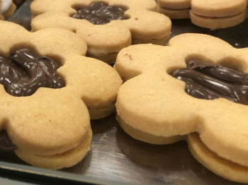 Biscotti ripieni di nutella