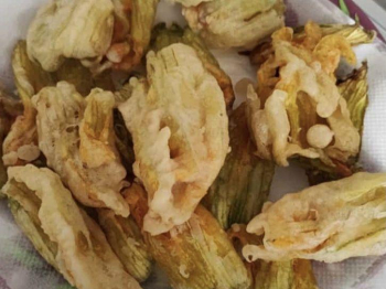 Fiori di zucca pastellati