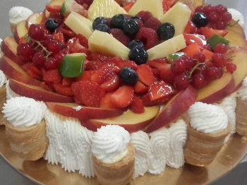 Torta soffice frutta e panna