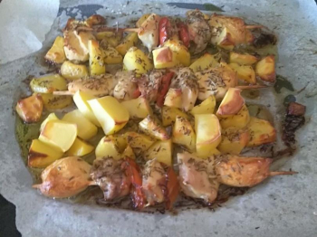 Spiedini pazzi al forno con patate arrabbiate