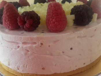 Cheesecake yogurt e frutti di bosco