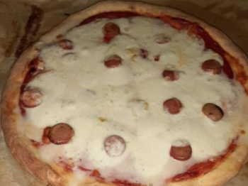Pizza con wurstel