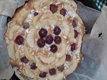 Torta uva e mele
