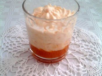 Mousse allo yogurt e albicocche
