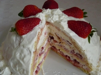 ZUCCOTTO ALLE FRAGOLE (con riciclo di colomba)