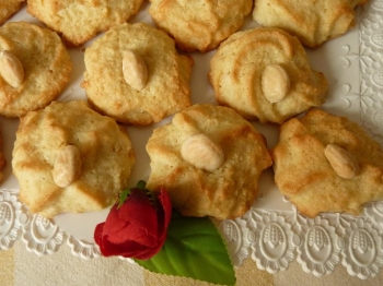 BISCOTTINI ALLE MANDORLE (RICICLO ALBUMI)
