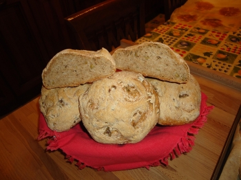 PANE INTEGRALE CON OLIVE VERDI !!!!!